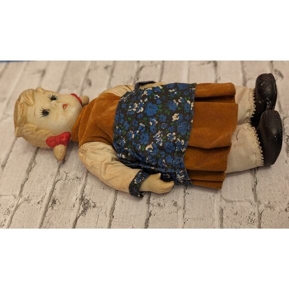 Gretel Oumlet Doll Vintage Porcelain Bisque 1980's Collectible - Picture 3 of 5
